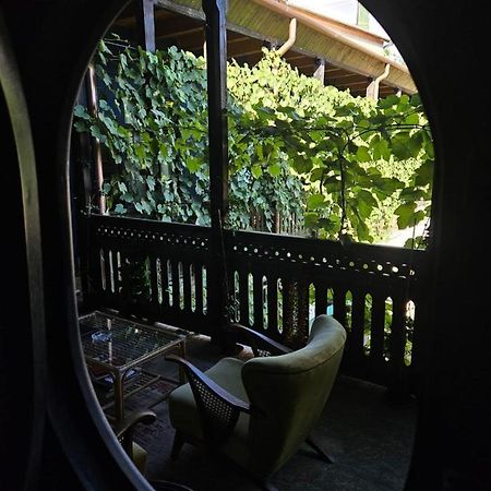 Local Hotel Tbilisi Luaran gambar