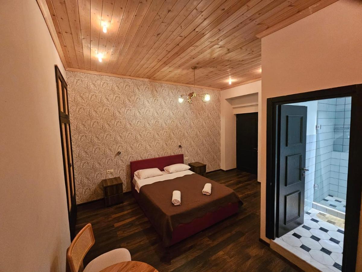 Local Hotel Tbilisi Luaran gambar