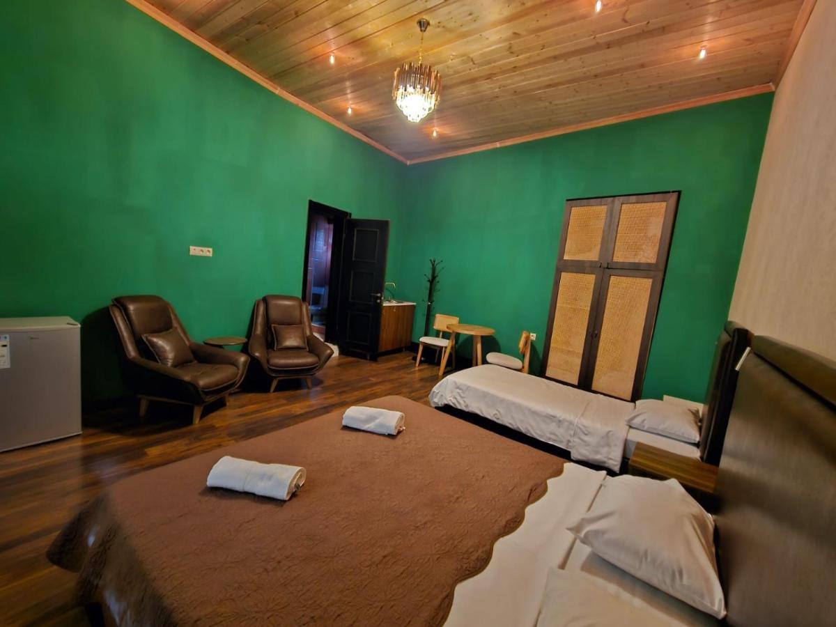 Local Hotel Tbilisi Luaran gambar