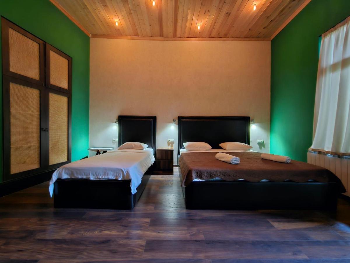 Local Hotel Tbilisi Luaran gambar