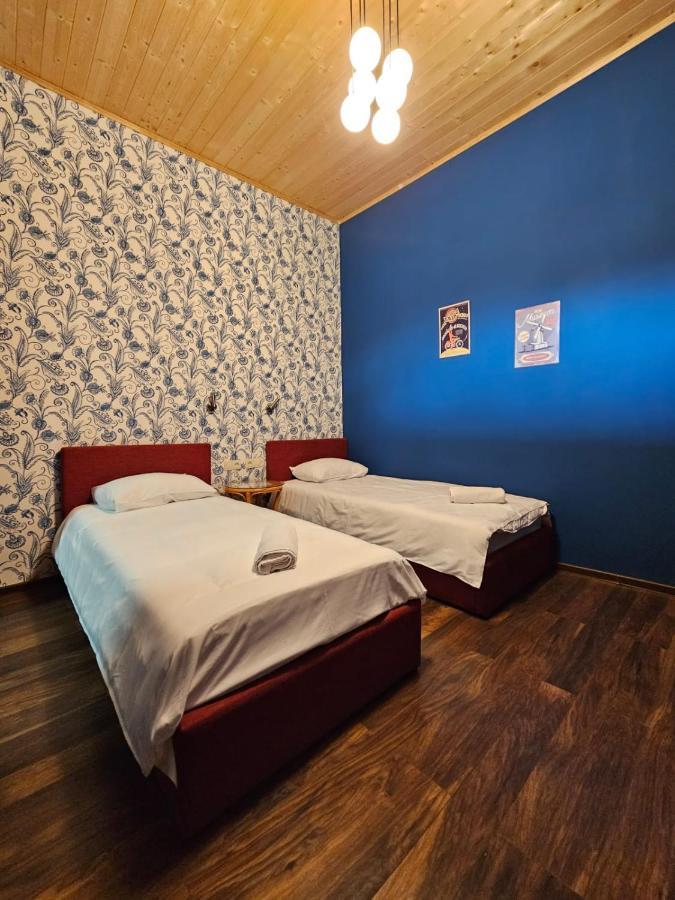 Local Hotel Tbilisi Luaran gambar